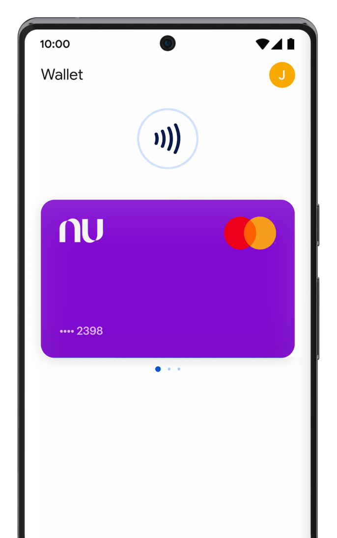 Un celular muestra la app Nu con la tarjeta morada dentro de Google Pay