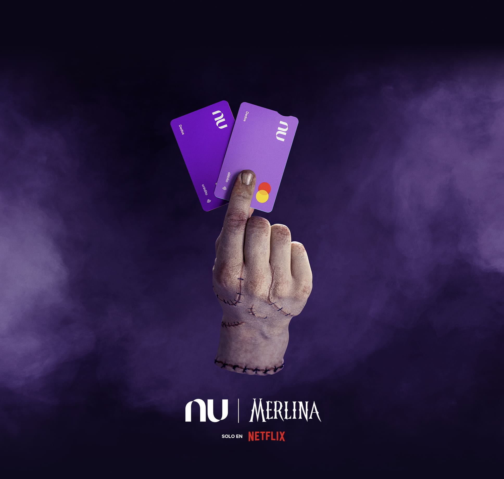 Imagen de dos tarjetas moradas flotando con un fondo violeta